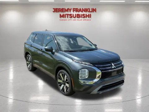 Gray 2026 Mitsubishi Outlander SE for sale in Kansas City, MO