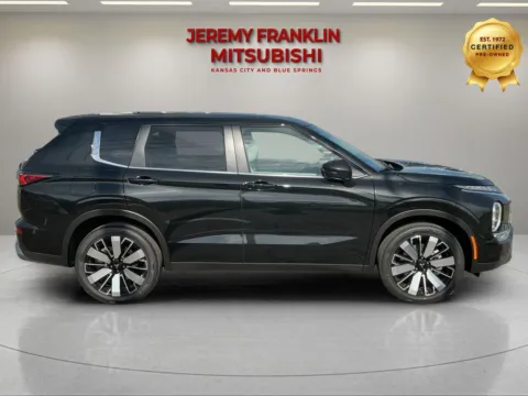 Photos of 2026 Mitsubishi Outlander SE for sale in Kansas City, MO at Jeremy Franklin Mitsubishi