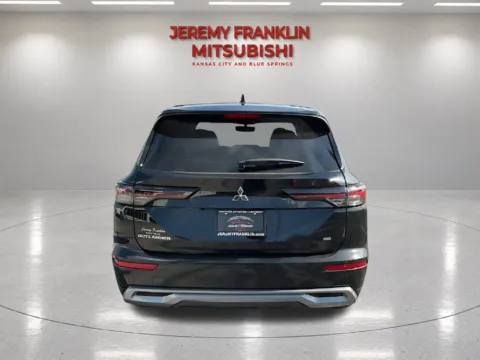 More photos of 2026 Mitsubishi Outlander SE at Jeremy Franklin Mitsubishi, MO