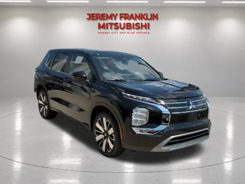 Black 2026 Mitsubishi Outlander SE for sale in Kansas City, MO