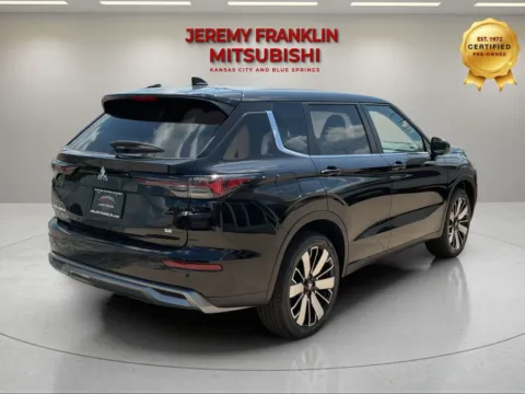 More photos of 2026 Mitsubishi Outlander SE at Jeremy Franklin Mitsubishi, MO