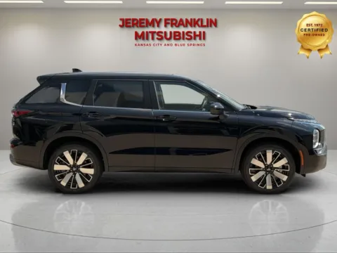 Photos of 2026 Mitsubishi Outlander SE for sale in Kansas City, MO at Jeremy Franklin Mitsubishi