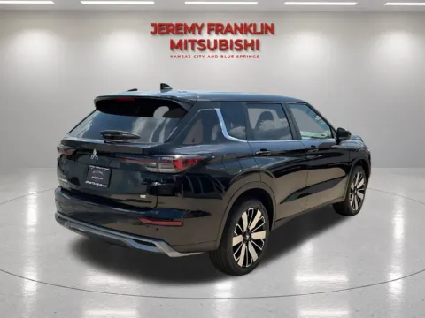 Another view of 2026 Mitsubishi Outlander SE for sale in Kansas City, MO at Jeremy Franklin Mitsubishi