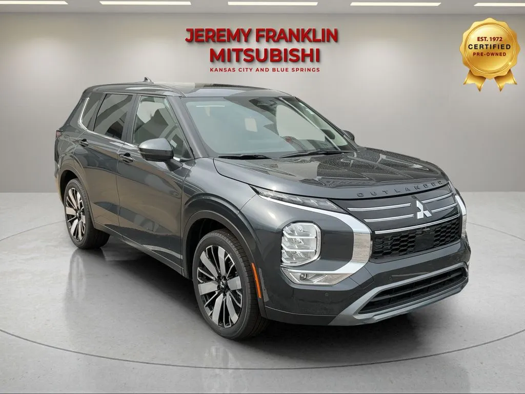 2026 Mitsubishi Outlander SE