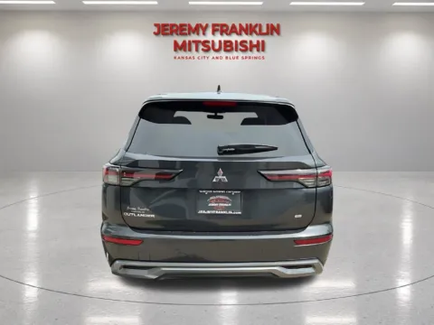 More photos of 2026 Mitsubishi Outlander SE at Jeremy Franklin Mitsubishi, MO