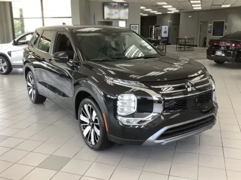 Black 2026 Mitsubishi Outlander SE for sale in Kansas City, MO