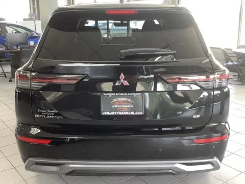 More photos of 2026 Mitsubishi Outlander SE at Jeremy Franklin Mitsubishi, MO