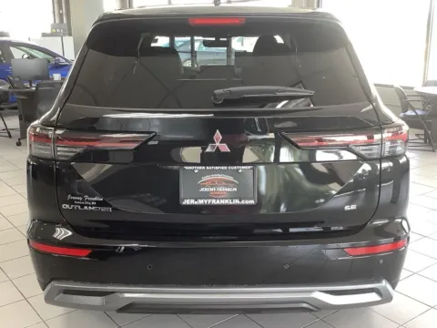 More photos of 2026 Mitsubishi Outlander SE at Jeremy Franklin Mitsubishi, MO