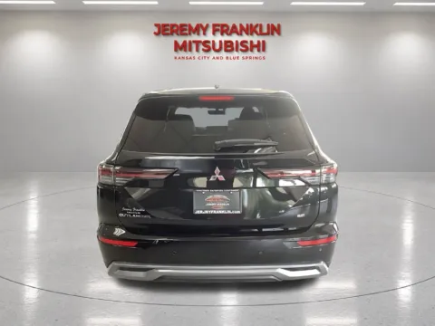 More photos of 2026 Mitsubishi Outlander SE at Jeremy Franklin Mitsubishi, MO