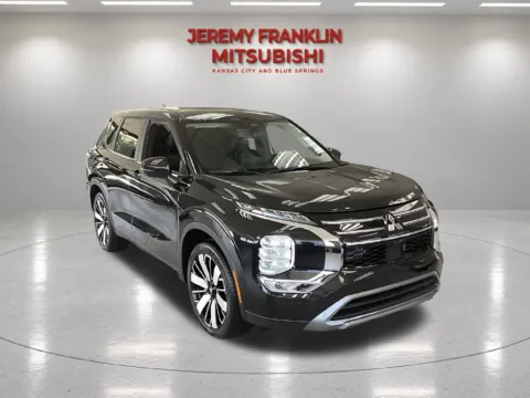 Black 2026 Mitsubishi Outlander SE for sale in Kansas City, MO