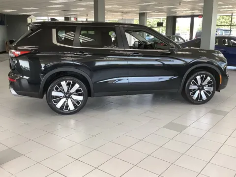 Photos of 2026 Mitsubishi Outlander SE for sale in Kansas City, MO at Jeremy Franklin Mitsubishi