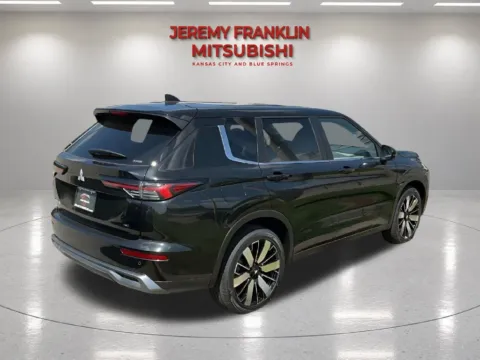 Photos of 2026 Mitsubishi Outlander SE for sale in Kansas City, MO at Jeremy Franklin Mitsubishi