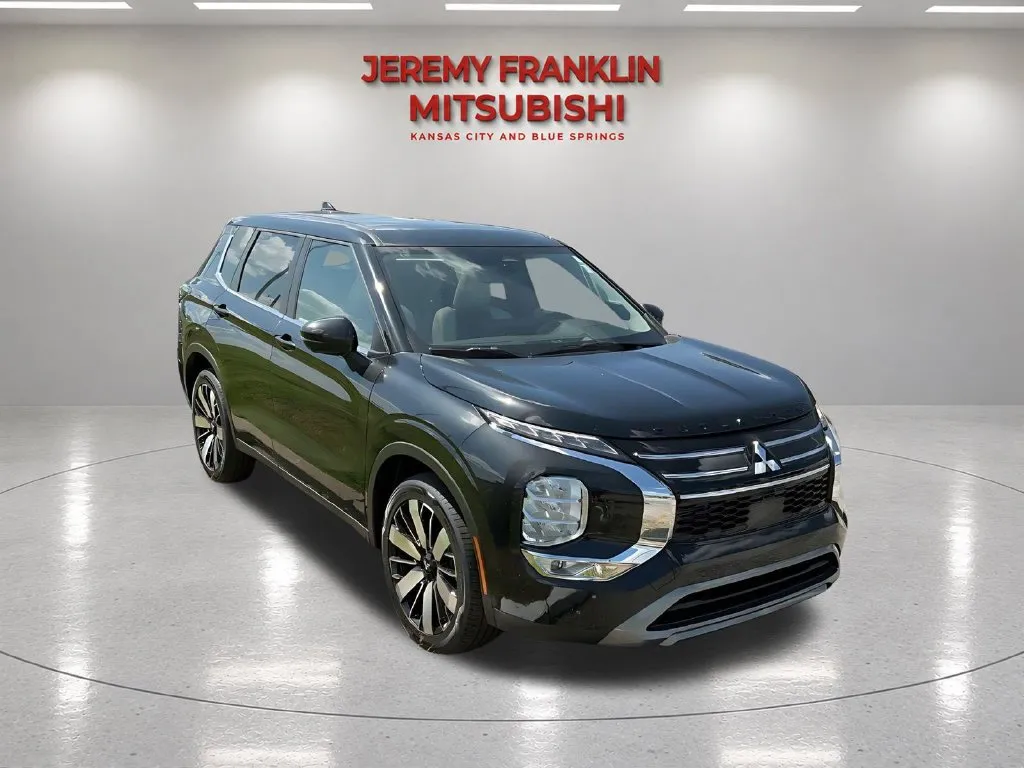 2026 Mitsubishi Outlander SE