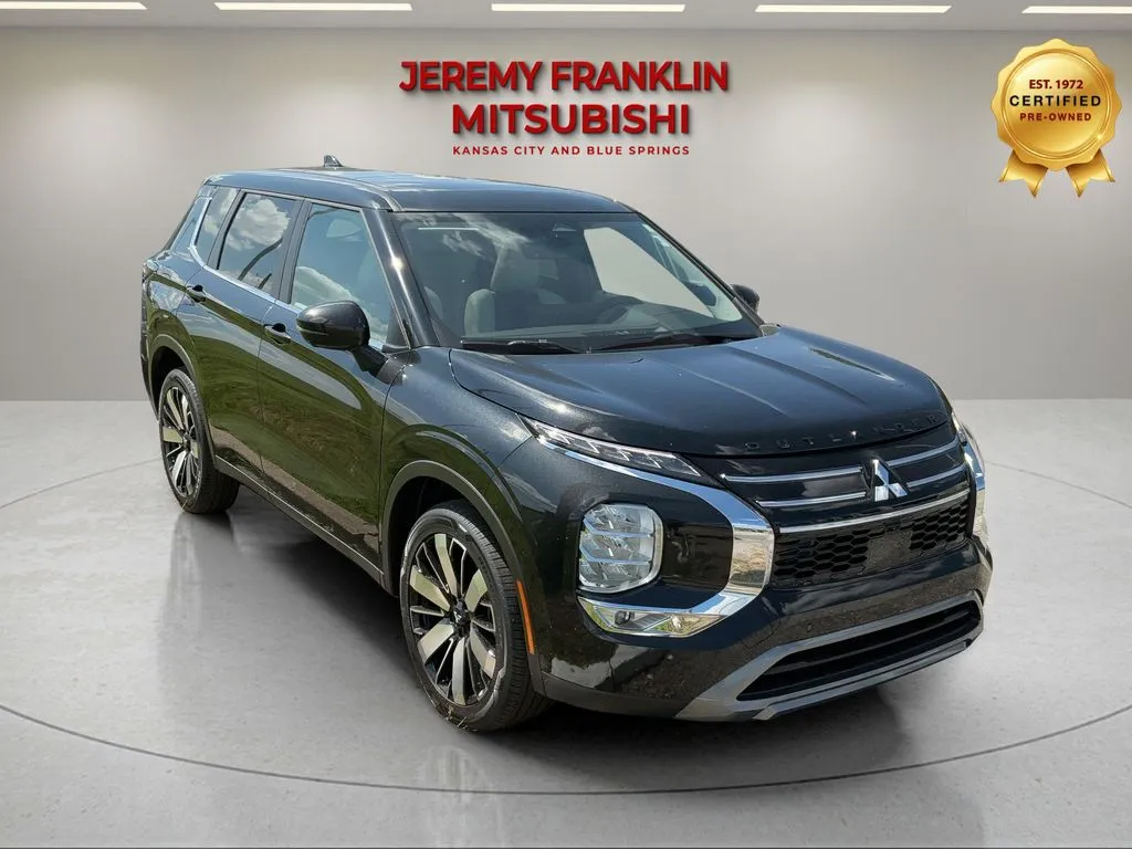 Black 2026 Mitsubishi Outlander SE for sale in Kansas City, MO