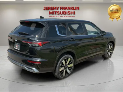 Photos of 2026 Mitsubishi Outlander SE for sale in Kansas City, MO at Jeremy Franklin Mitsubishi