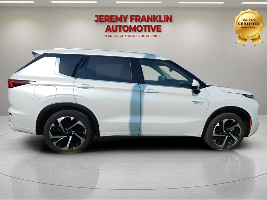 Used 2023 Mitsubishi Outlander Plug-In Hybrid SEL with VIN JA4T5VA98PZ048418 for sale in Kansas City