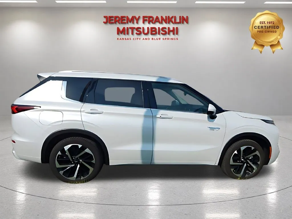 Used 2023 Mitsubishi Outlander Plug-In Hybrid SEL with VIN JA4T5VA98PZ048418 for sale in Kansas City