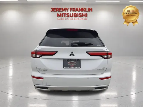 More photos of 2025 Mitsubishi Outlander PHEV SE at Jeremy Franklin Mitsubishi, MO