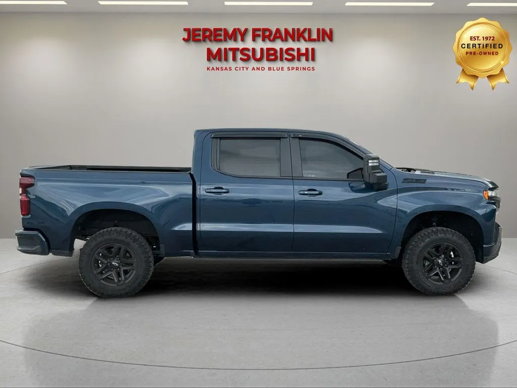 Used 2020 Chevrolet Silverado 1500 RST with VIN 3GCUYEET6LG210709 for sale in Kansas City