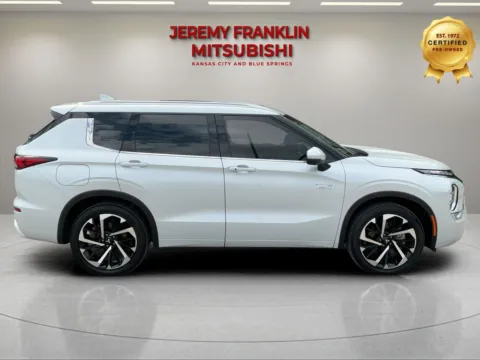 Photos of 2025 Mitsubishi Outlander PHEV SEL Black Edition for sale in Kansas City, MO at Jeremy Franklin Mitsubishi