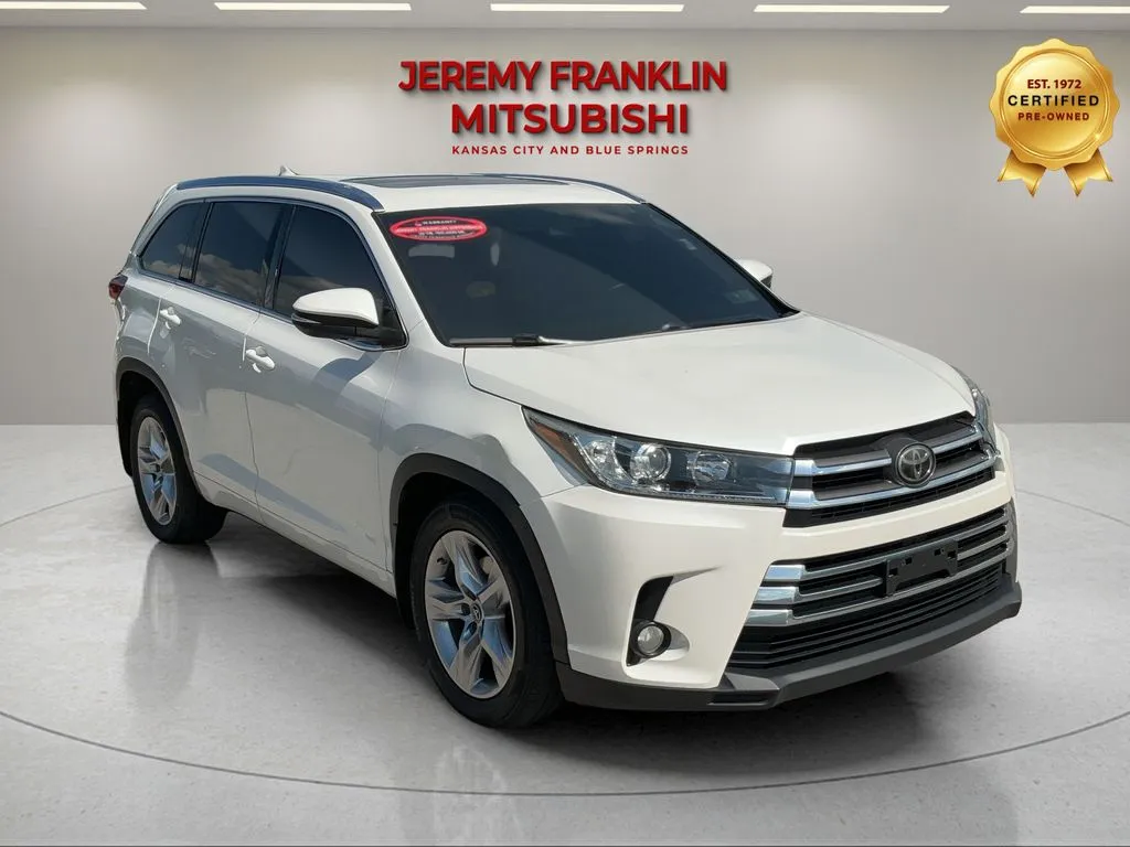 White 2018 Toyota Highlander Limited for sale in Kansas City, MO
