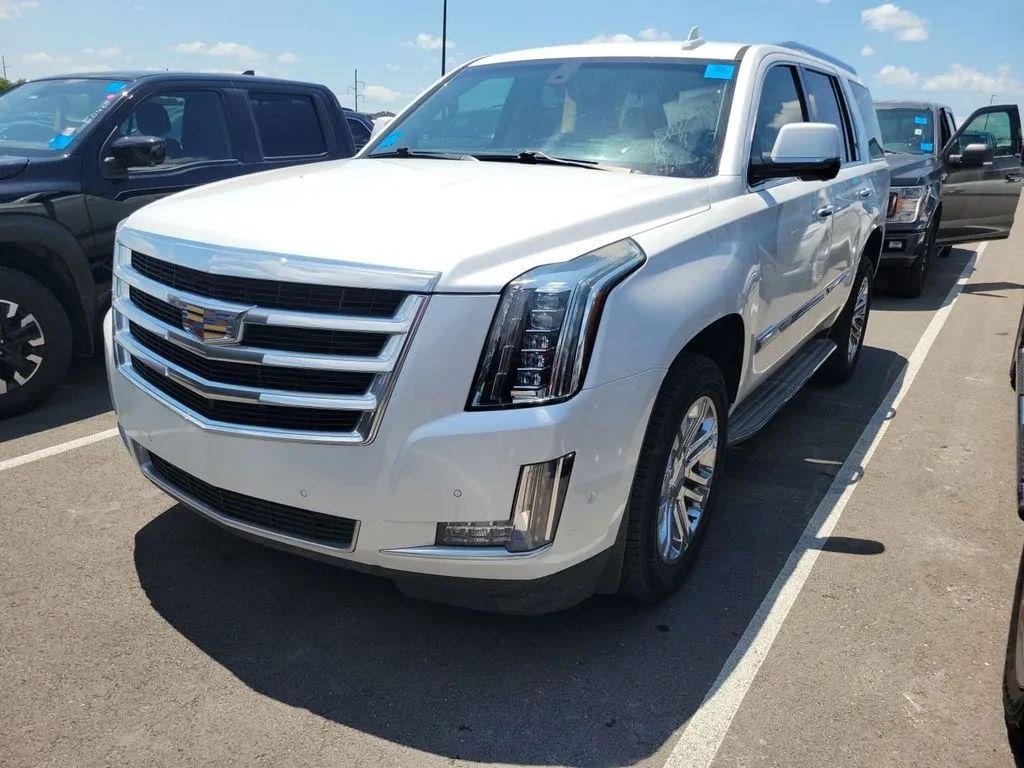 Used 2017 Cadillac Escalade Base with VIN 1GYS3AKJ9HR374832 for sale in Kansas City