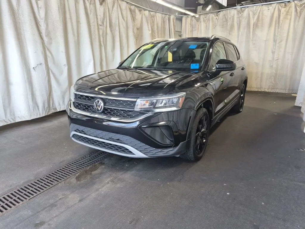 Used 2023 Volkswagen Taos SE with VIN 3VVNX7B27PM313886 for sale in Kansas City