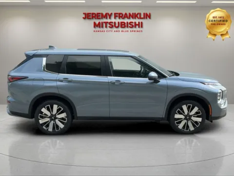 Photos of 2026 Mitsubishi Outlander SE for sale in Kansas City, MO at Jeremy Franklin Mitsubishi