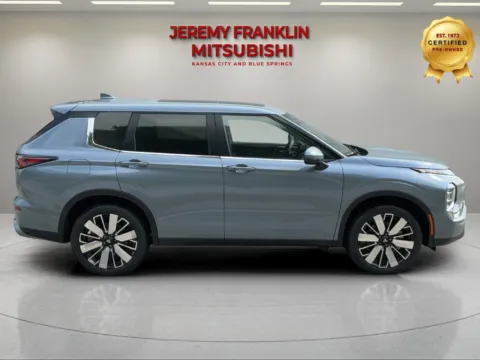 Photos of 2026 Mitsubishi Outlander SE for sale in Kansas City, MO at Jeremy Franklin Mitsubishi