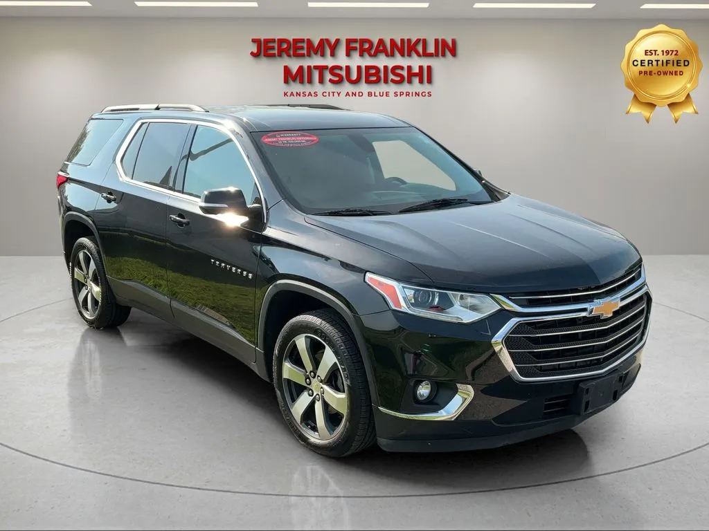 Used 2019 Chevrolet Traverse 3LT with VIN 1GNEVHKW6KJ153414 for sale in Kansas City