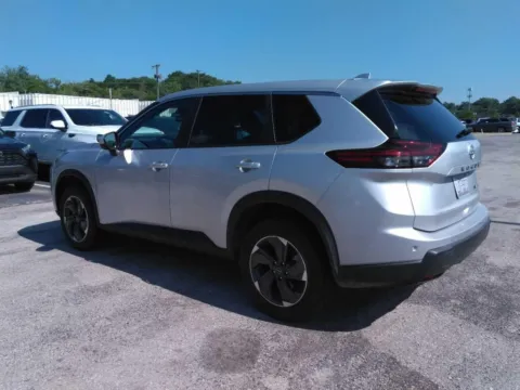 More photos of 2024 Nissan Rogue SV at Jeremy Franklin Mitsubishi, MO