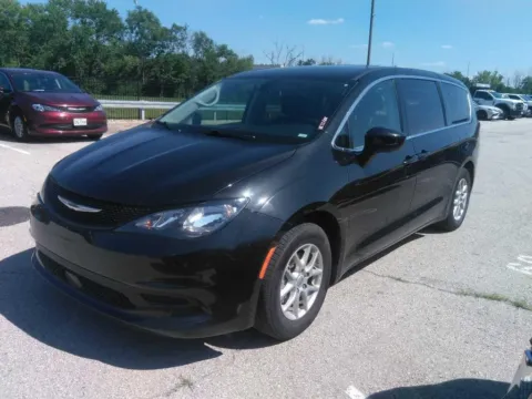 Black 2022 Chrysler Voyager LX for sale in Kansas City, MO