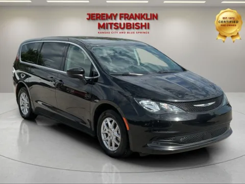 Black 2022 Chrysler Voyager LX for sale in Kansas City, MO