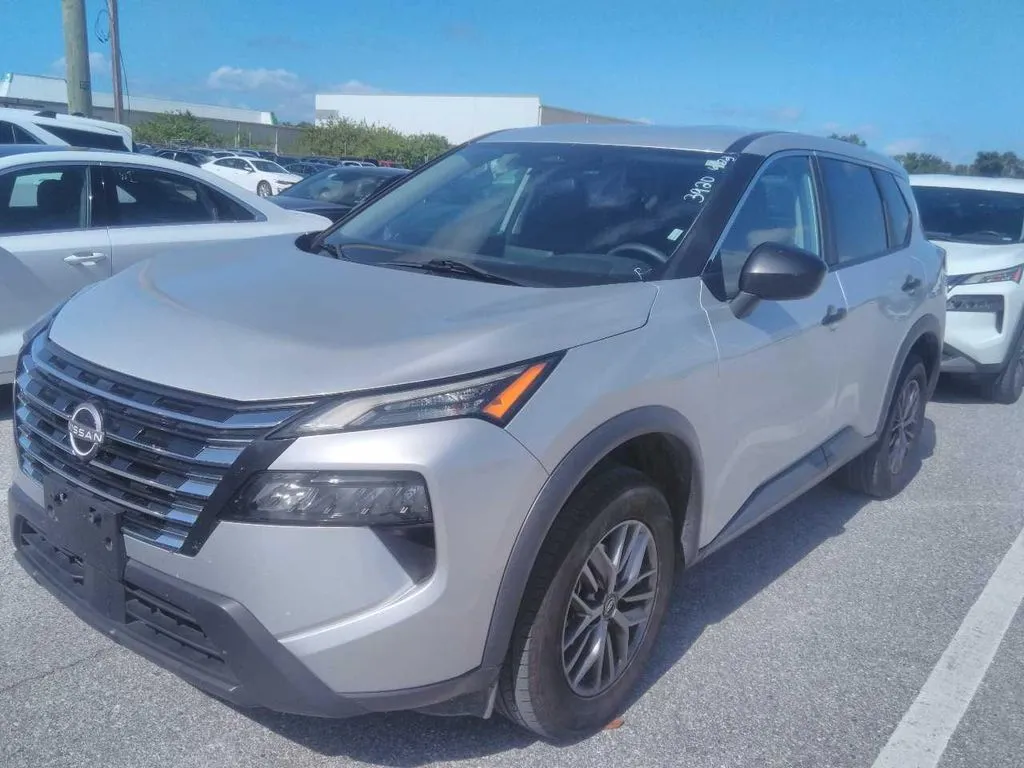 Used 2024 Nissan Rogue S with VIN 5N1BT3AB6RC673920 for sale in Kansas City