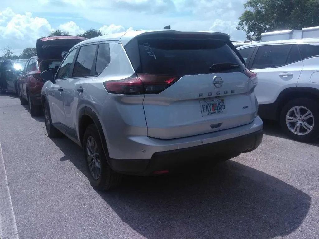 Used 2024 Nissan Rogue S with VIN 5N1BT3AB9RC680974 for sale in Kansas City