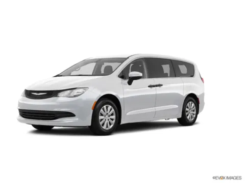 White 2020 Chrysler Voyager LXI for sale in Kansas City, MO