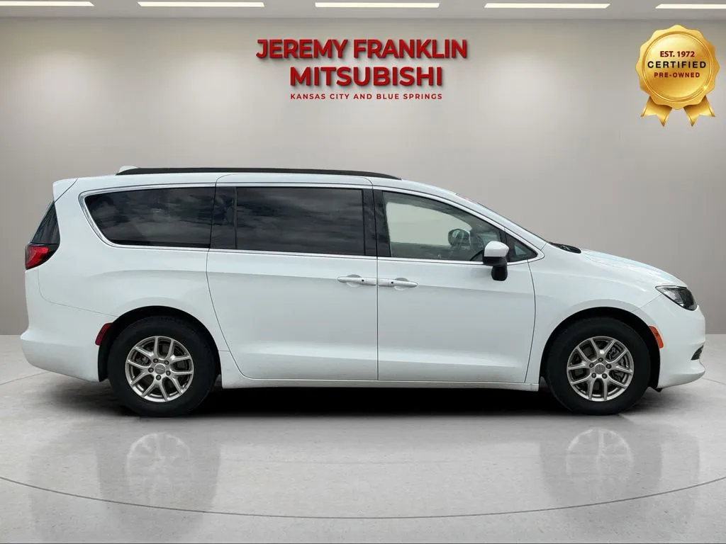 Used 2020 Chrysler Voyager LXI with VIN 2C4RC1DG4LR184283 for sale in Kansas City