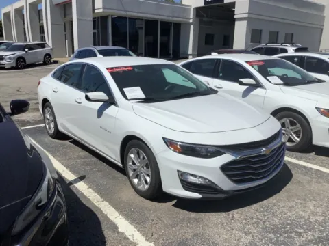 White 2024 Chevrolet Malibu LT for sale in Kansas City, MO