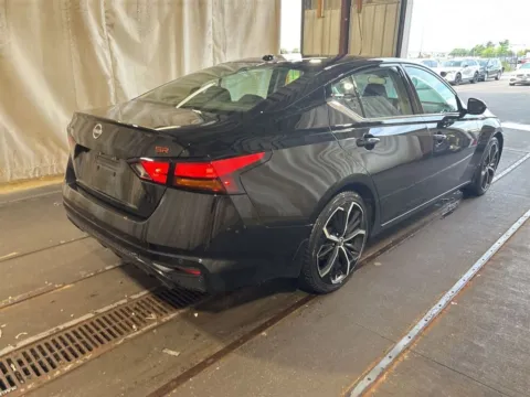 More photos of 2024 Nissan Altima 2.5 SR at Jeremy Franklin Mitsubishi, MO