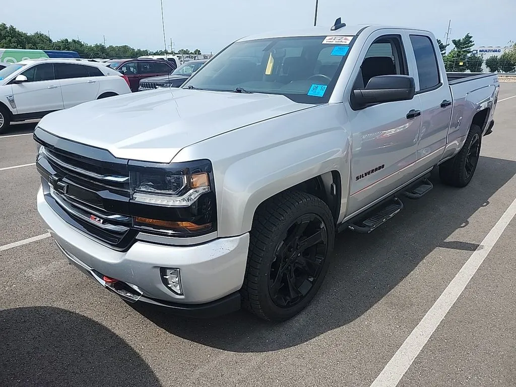Used 2018 Chevrolet Silverado 1500 LT Z71 with VIN 1GCVKREC1JZ118160 for sale in Kansas City