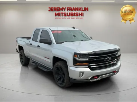 Silver 2018 Chevrolet Silverado 1500 LT for sale in Kansas City, MO