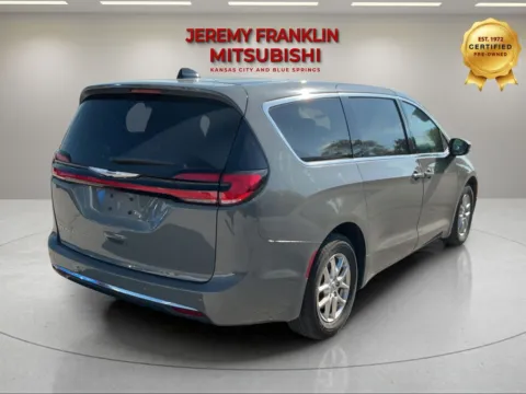 More photos of 2023 Chrysler Pacifica Touring L at Jeremy Franklin Mitsubishi, MO