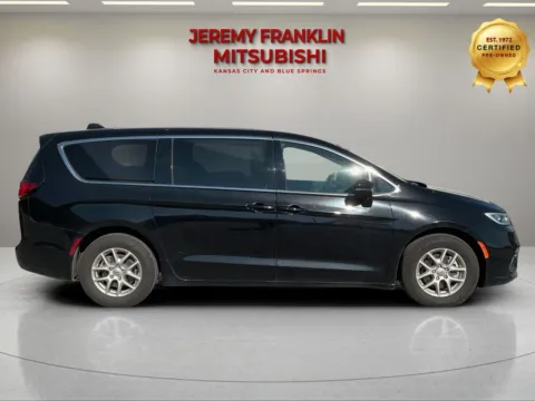 Photos of 2025 Chrysler Pacifica Select for sale in Kansas City, MO at Jeremy Franklin Mitsubishi