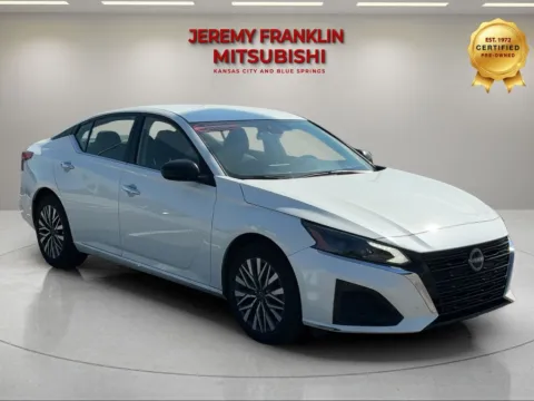 White 2024 Nissan Altima 2.5 SV for sale in Kansas City, MO