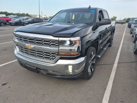 Black 2018 Chevrolet Silverado 1500 LT for sale in Kansas City, MO