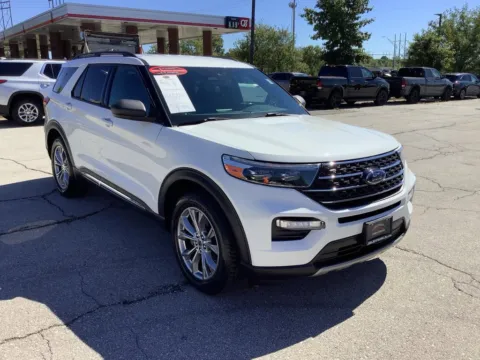 White 2020 Ford Explorer XLT for sale in Kansas City, MO