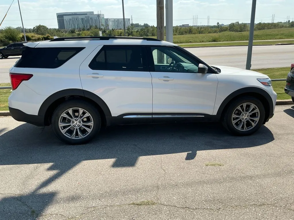 Used 2020 Ford Explorer XLT with VIN 1FMSK8DH3LGB28838 for sale in Kansas City