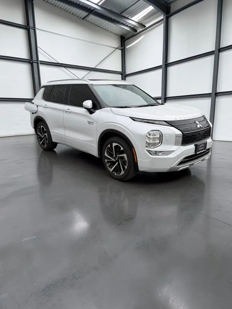 2025 Mitsubishi Outlander Plug-in Hybrid