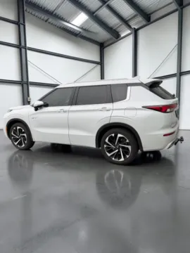 Another view of 2025 Mitsubishi Outlander PHEV SEL for sale in Kansas City, MO at Jeremy Franklin Mitsubishi