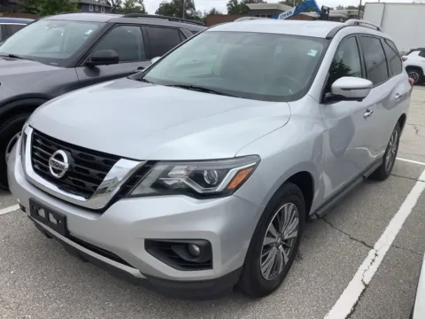 More photos of 2019 Nissan Pathfinder SL at Jeremy Franklin Mitsubishi, MO